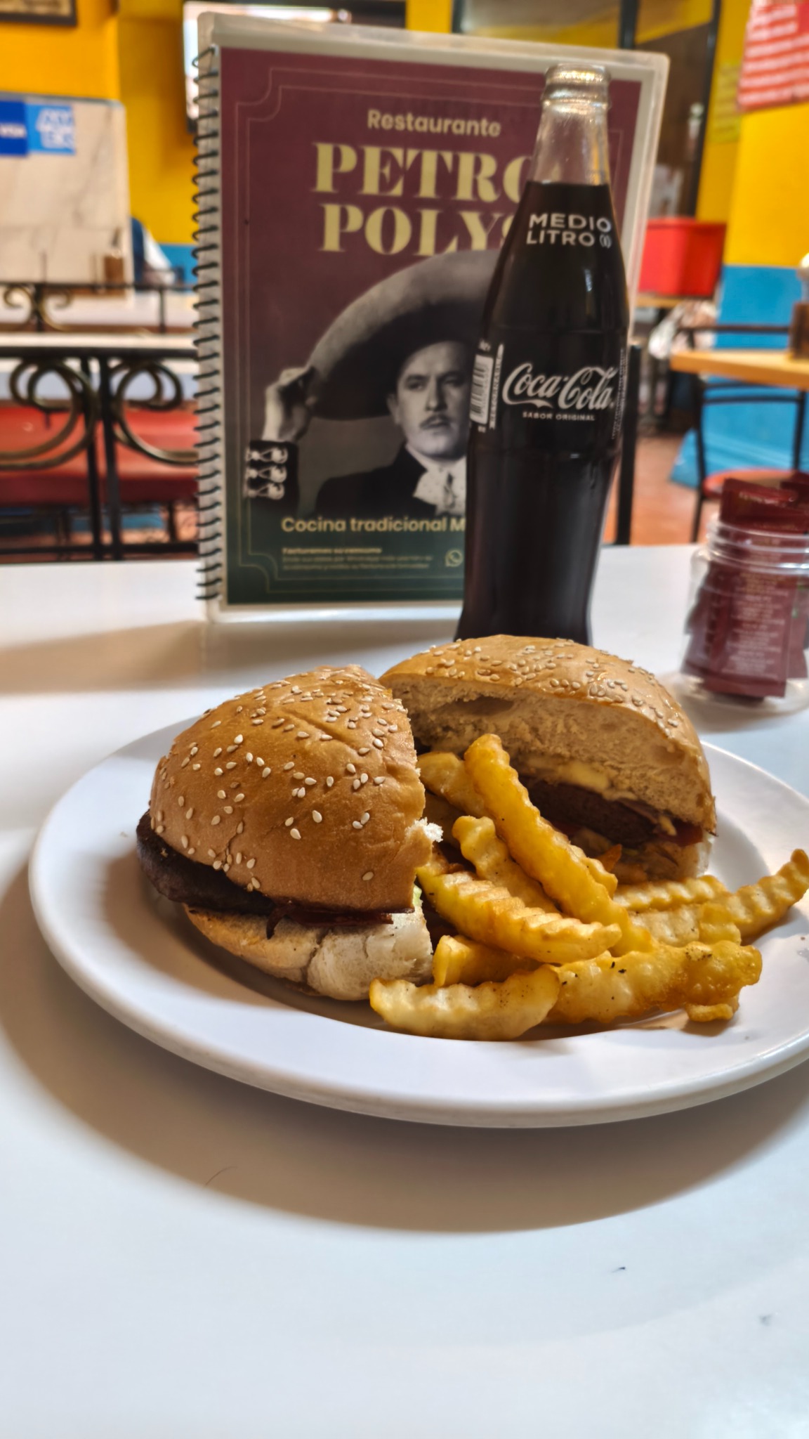 Platillo servido en Café Petropolys